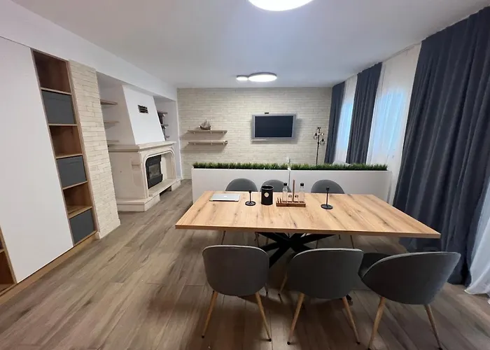 Family House Freeдом * 시네모레츠