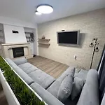 Family House Freeдом וילה סינמורץ