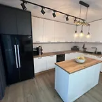 Family House Freeдом וילה