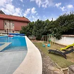 Family House Freeдом וילה