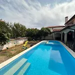 וילה Family House Freeдом