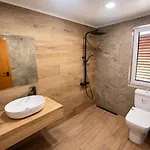Family House Freeдом וילה *