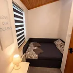 Family House Freeдом וילה סינמורץ