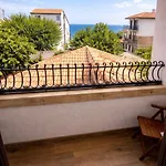 Family House Freeдом וילה סינמורץ