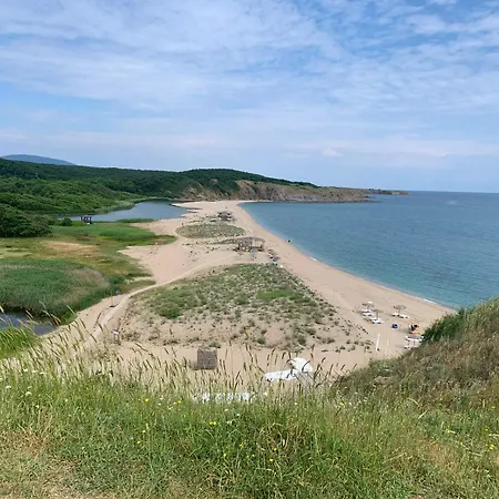 וילה Family House Freeдом סינמורץ