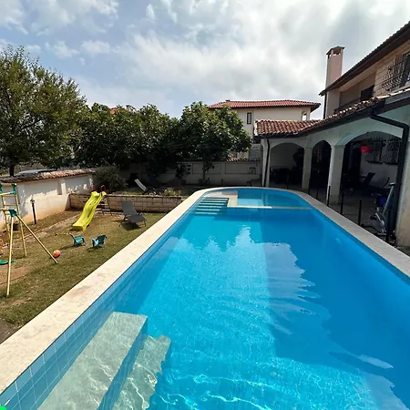 Family House Freeдом