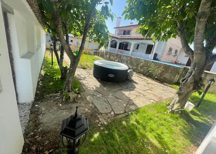 Family House Freeдом * סינמורץ