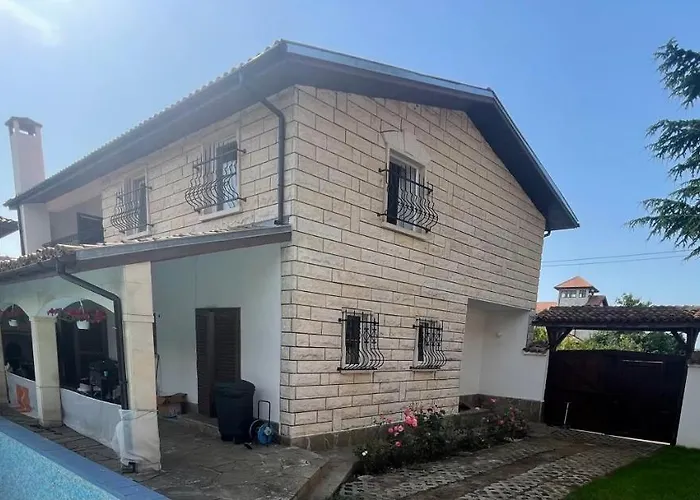 Family House Freeдом וילה *