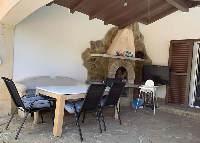 וילה Family House Freeдом סינמורץ