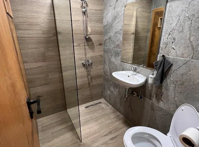 Family House Freeдом וילה סינמורץ