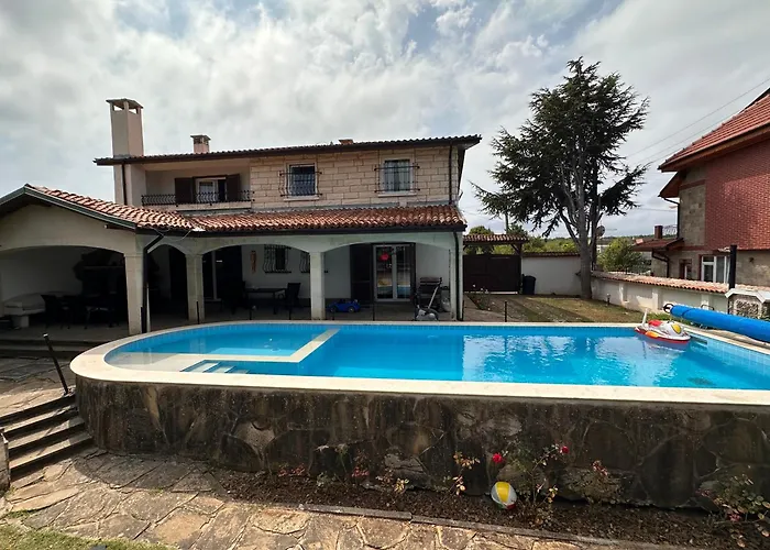 וילה Family House Freeдом *