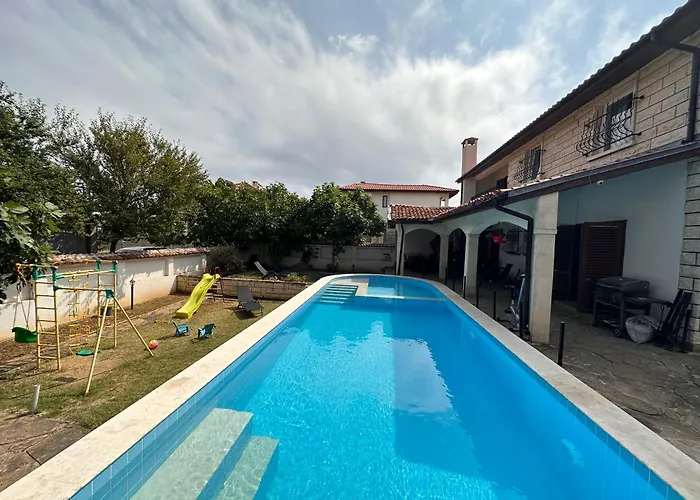 Вилла Family House Freeдом Синеморец