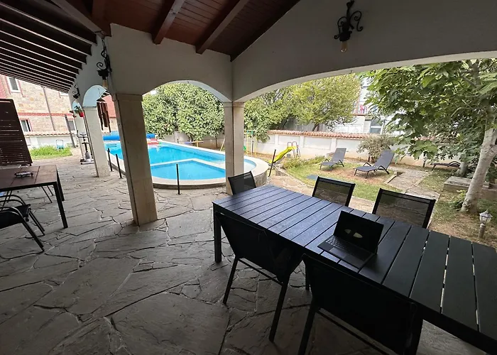 Family House Freeдом וילה *