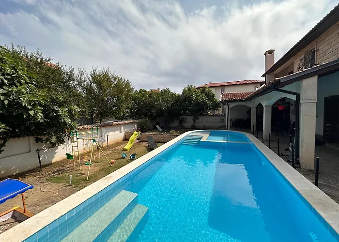 וילה Family House Freeдом